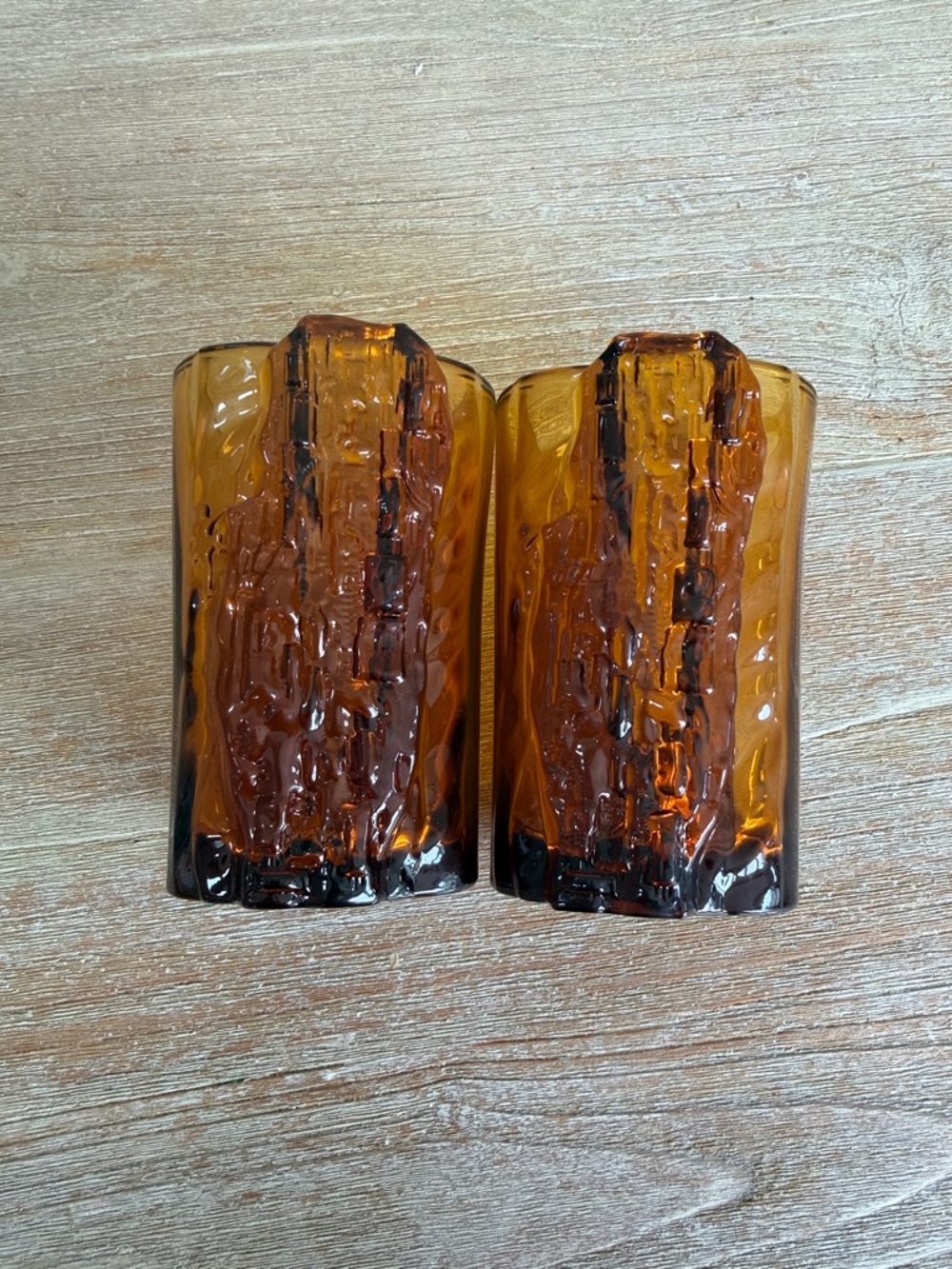🌱Amber “Climber” Glasses with Rock Face Handle and Climber. Pair of 2 Glasses.